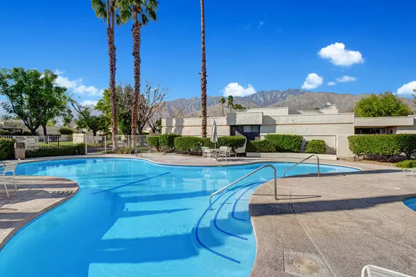 2040 Versailles DR, Palm Springs, CA 92264