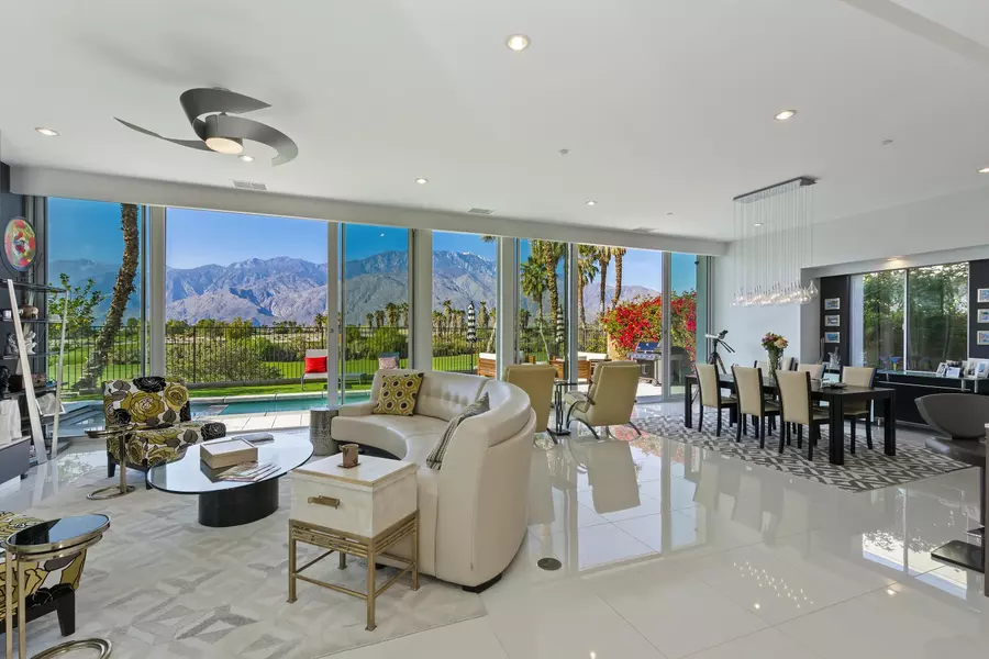 909 Bernardi LN, Palm Springs, CA 92262