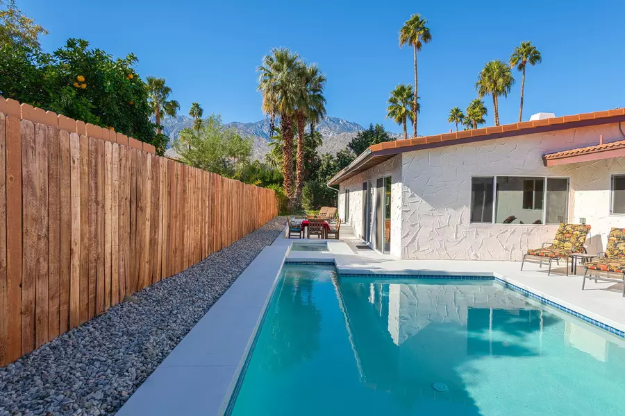 3105 Cambridge CT, Palm Springs, CA 92264