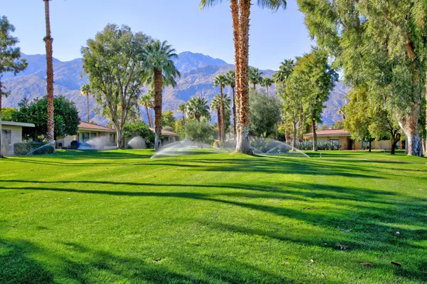 Palm Springs, CA 92264,2396 Oakcrest DR