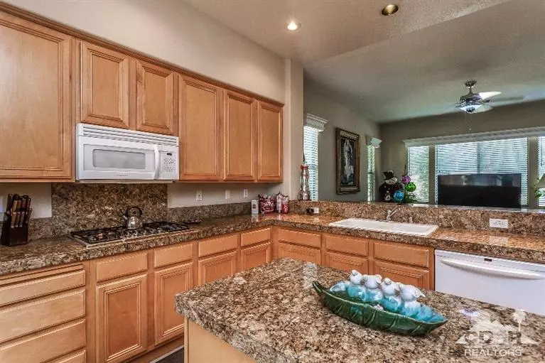 71 San Marino CIR, Rancho Mirage, CA 92270