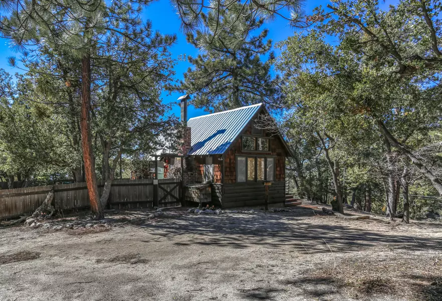 24385 Rocky Point RD, Idyllwild, CA 92549