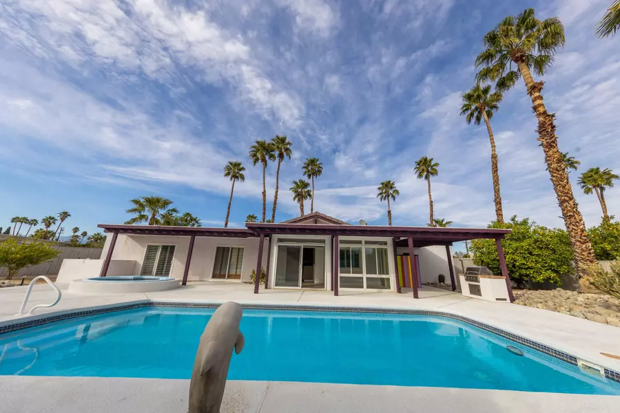 777 E Via Escuela, Palm Springs, CA 92262