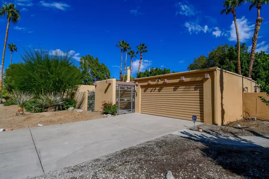 300 N Orchid Tree LN, Palm Springs, CA 92262