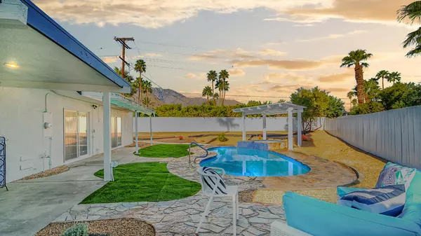 767 E El Escudero, Palm Springs, CA 92262