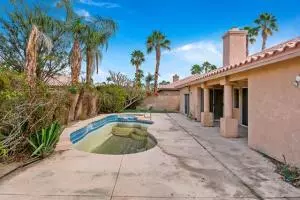 78572 Naples DR, La Quinta, CA 92253