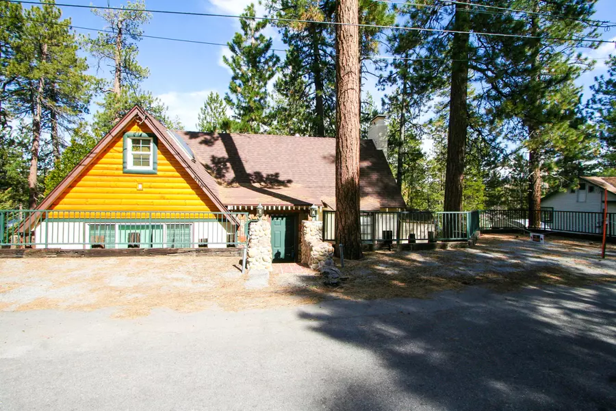 515 Chipmunk LN, Big Bear Lake, CA 92315