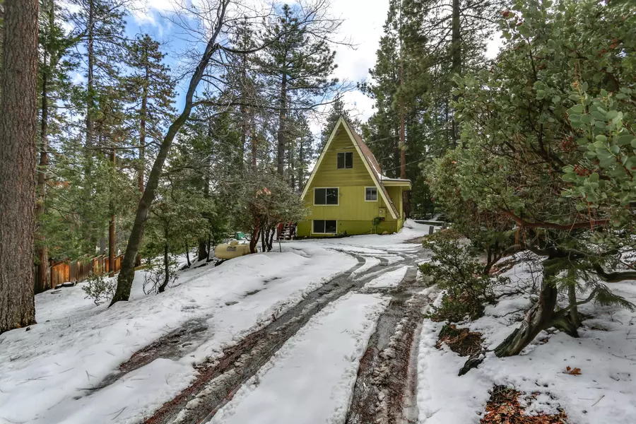 53087 Overlook DR, Idyllwild, CA 92549