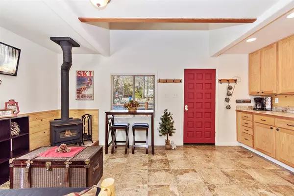 Big Bear, CA 92314,733 Cedar LN