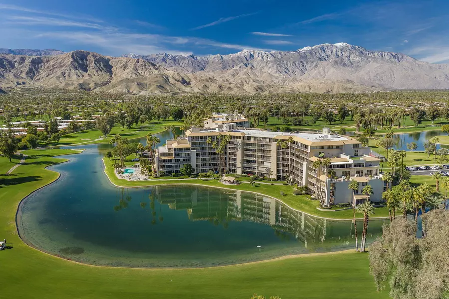 910 Island DR #208, Rancho Mirage, CA 92270