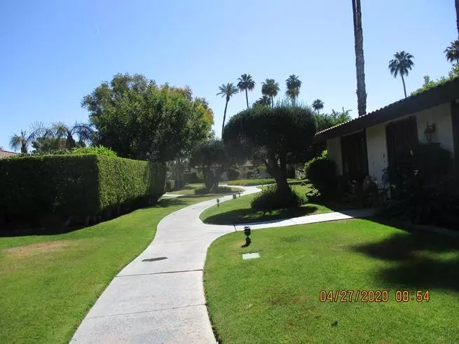 Rancho Mirage, CA 92270,70070 Frank Sinatra DR #14