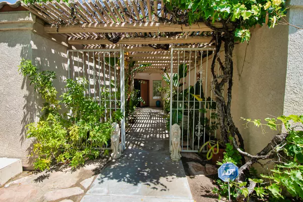 Palm Springs, CA 92262,1820 E Racquet Club RD