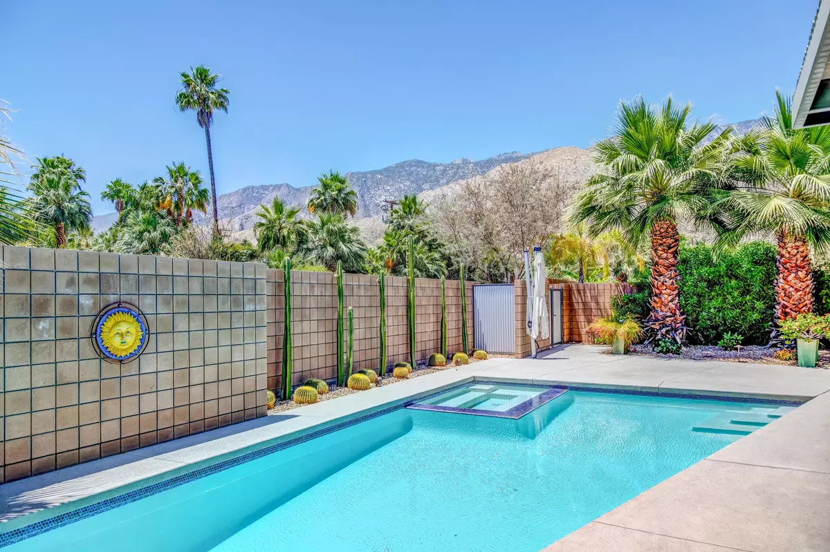 Palm Springs, CA 92264,915 Oceo CIR S