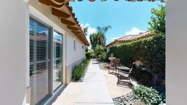 La Quinta, CA 92253,48425 Via Solana