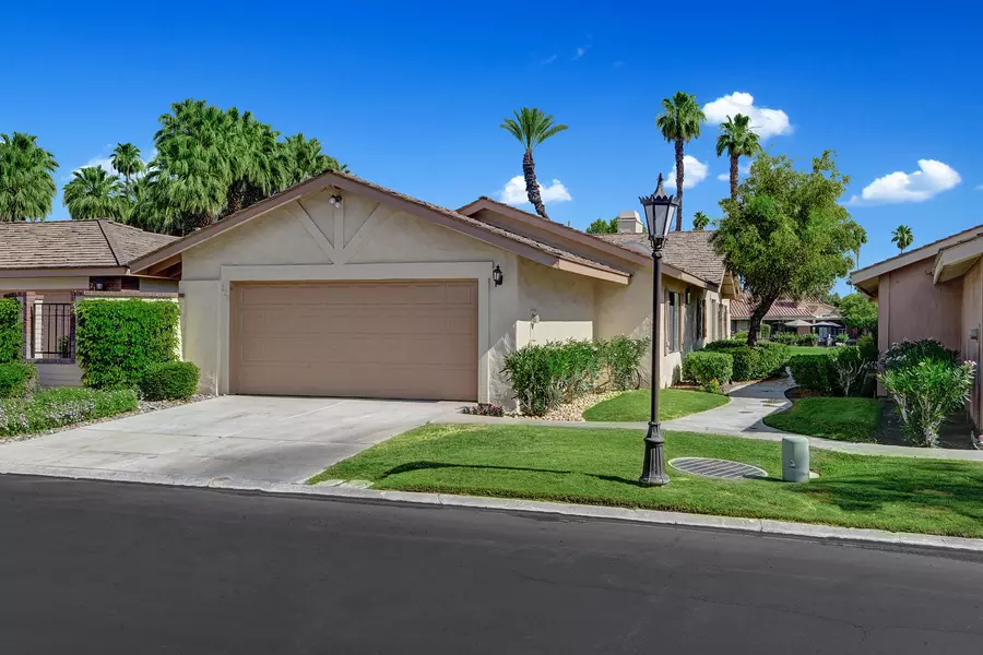 220 Castellana S, Palm Desert, CA 92260