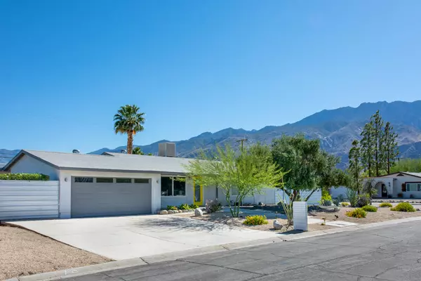 2105 E Del Lago RD, Palm Springs, CA 92262