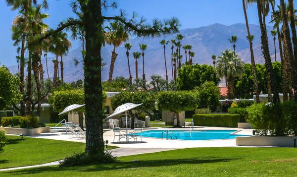 1855 Ramon RD #5, Palm Springs, CA 92264