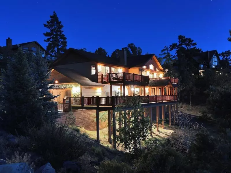 383 Springhill PL, Big Bear Lake, CA 92315