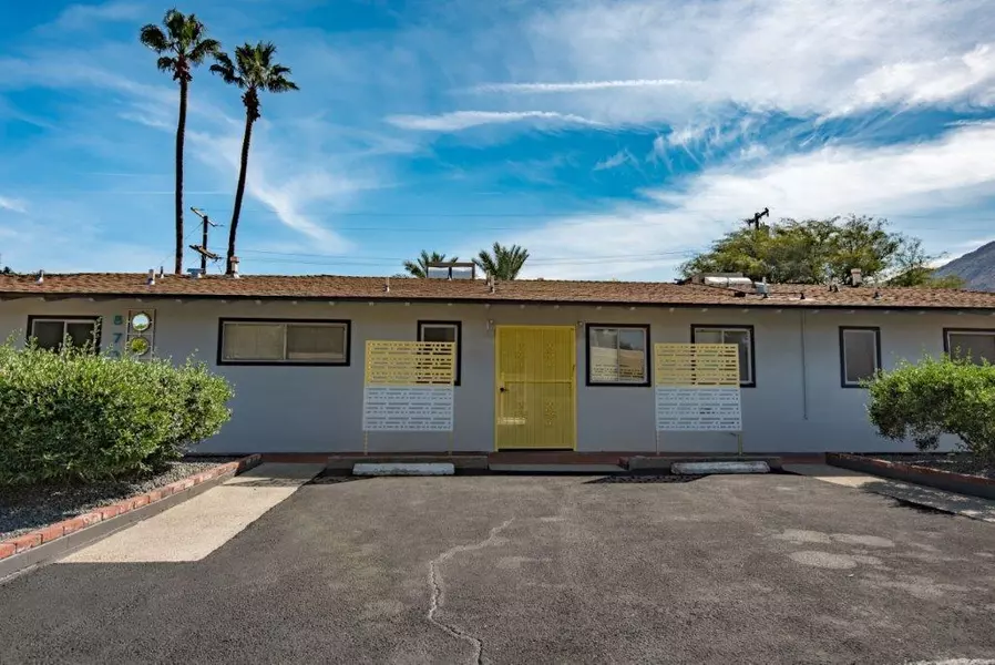 877 E Cottonwood RD, Palm Springs, CA 92262