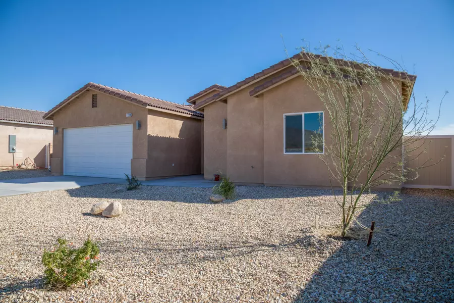 11558 Bald Eagle LN, Desert Hot Springs, CA 92240