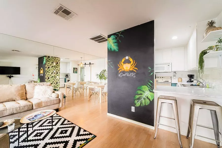 467 S Calle El Segundo #D7, Palm Springs, CA 92262