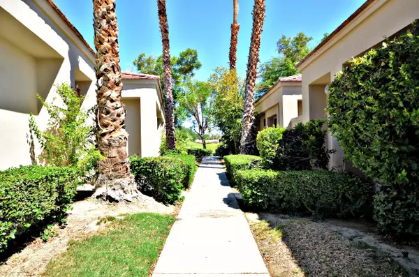 La Quinta, CA 92253,54196 Oak Tree #A132