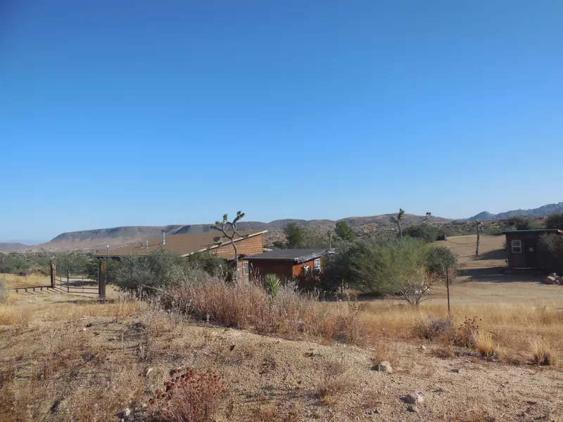 51975 Latigo LN, Pioneertown, CA 92268