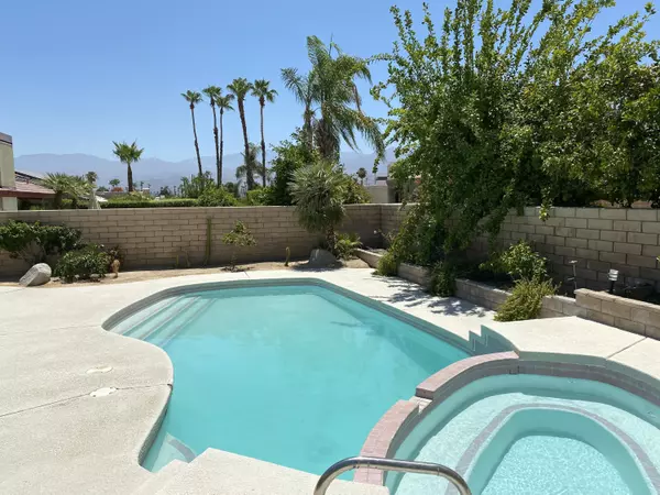 40669 Meadow LN, Palm Desert, CA 92260