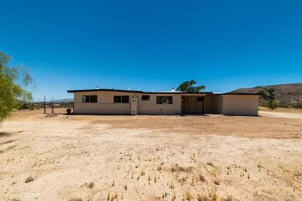 Joshua Tree, CA 92252,5252 El Reposo ST