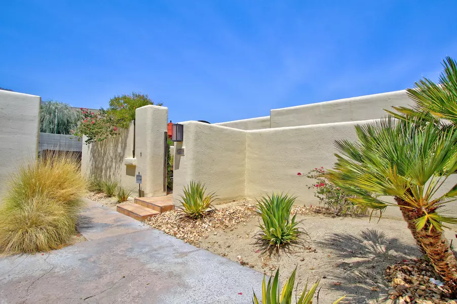 462 N Greenhouse WAY, Palm Springs, CA 92262