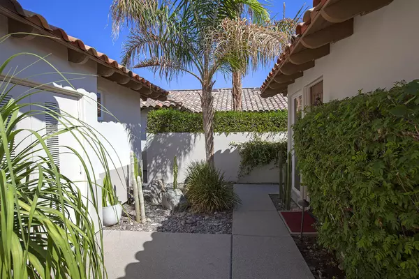 La Quinta, CA 92253,48325 VíA Solana