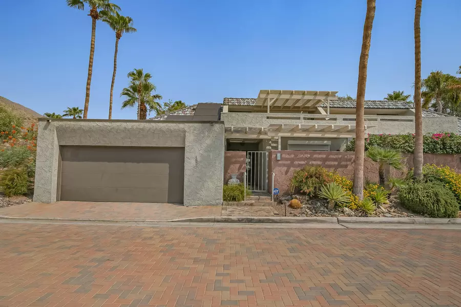 152 Perlita CIR, Palm Springs, CA 92264