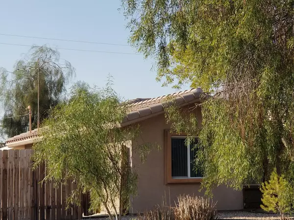 2469 Shore Life AVE, Thermal, CA 92274