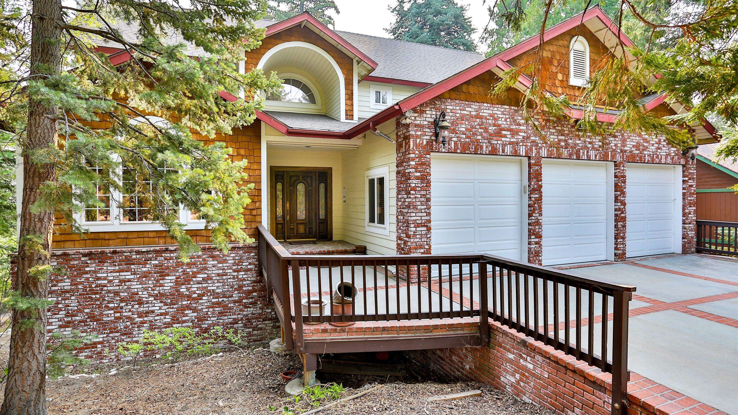 245 Chipmunk DR, Lake Arrowhead, CA 92352