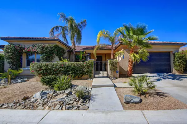 104 Tesori DR, Palm Desert, CA 92211