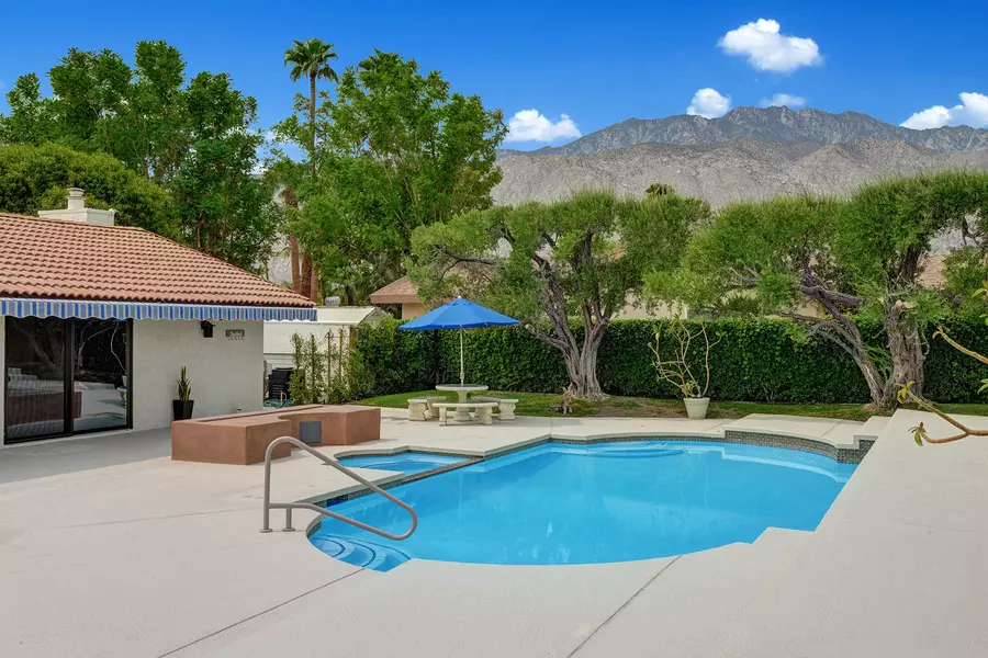 2230 Tamarisk RD, Palm Springs, CA 92262