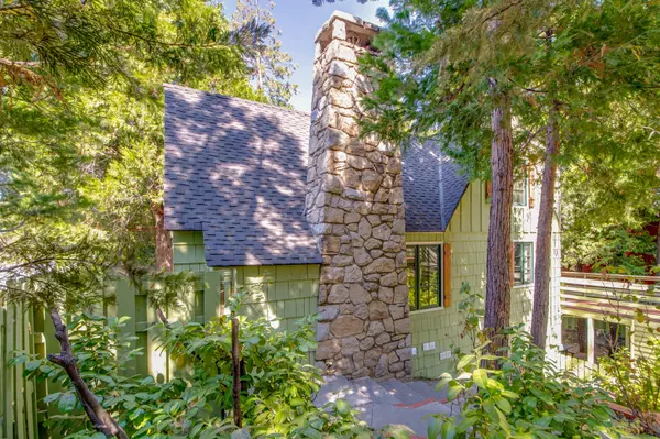 28772 Cedar DR, Lake Arrowhead, CA 92352