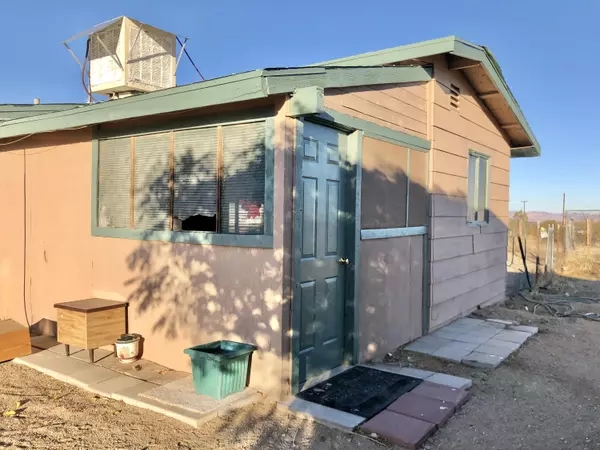 Landers, CA 92285,60170 Birdie LN