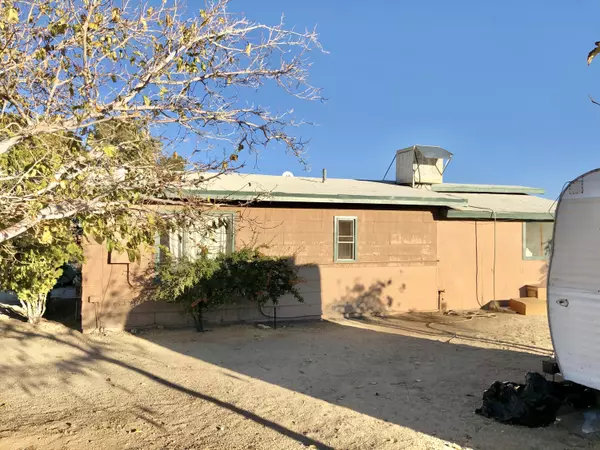 Landers, CA 92285,60170 Birdie LN