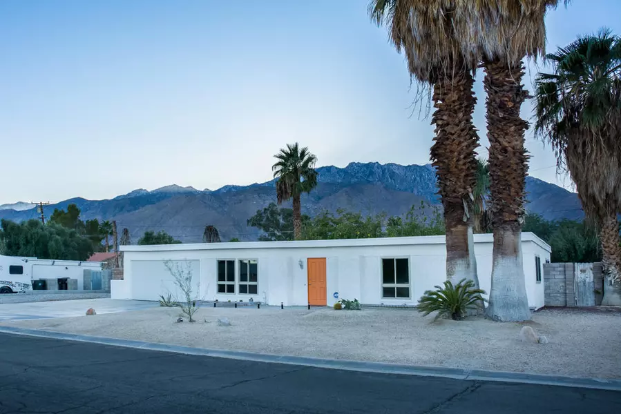 2297 N Magnolia RD, Palm Springs, CA 92262