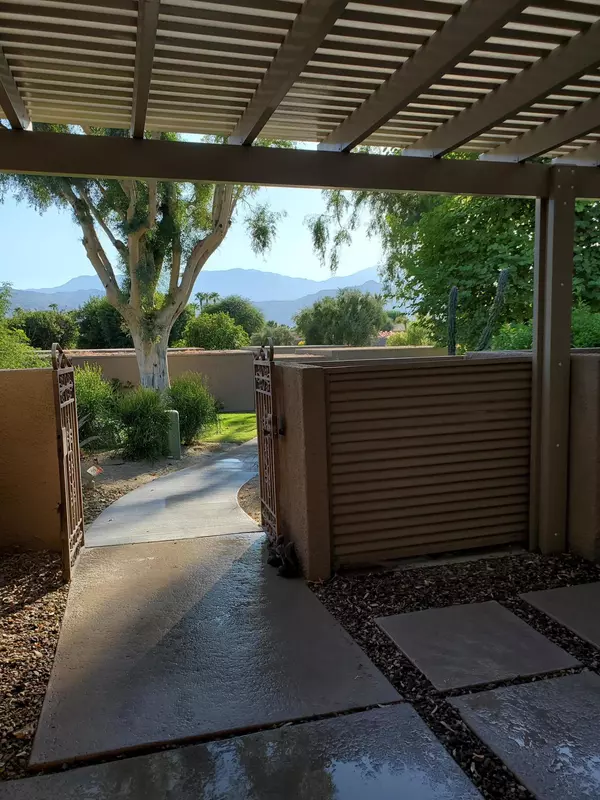 Rancho Mirage, CA 92270,556 Desert W DR