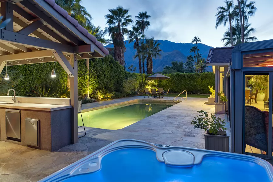 1173 E Via Escuela, Palm Springs, CA 92262