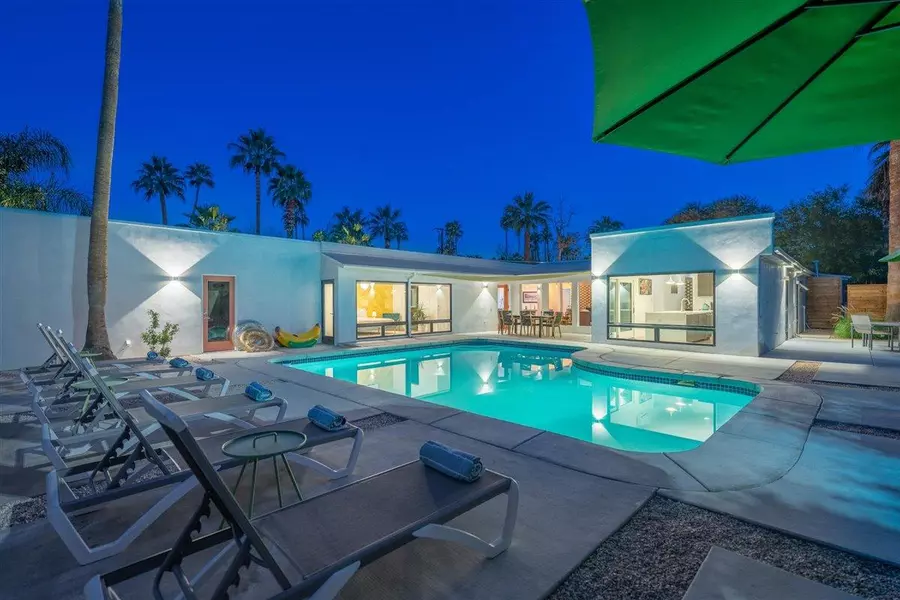 291 W Overlook RD, Palm Springs, CA 92264