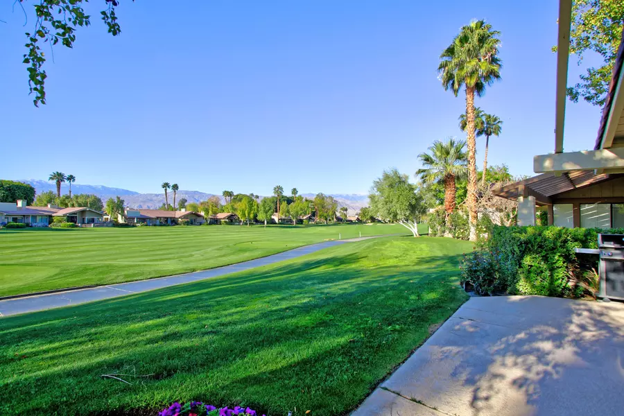 231 Green Mountain DR, Palm Desert, CA 92211