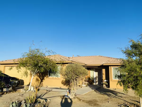 2782 Coco AVE, Thermal, CA 92274