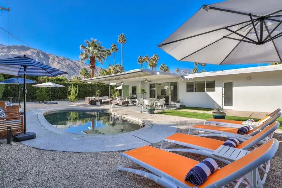 1073 E San Lorenzo RD, Palm Springs, CA 92264