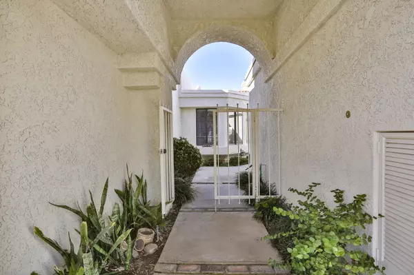 La Quinta, CA 92253,49931 Avenida Vista Bonita