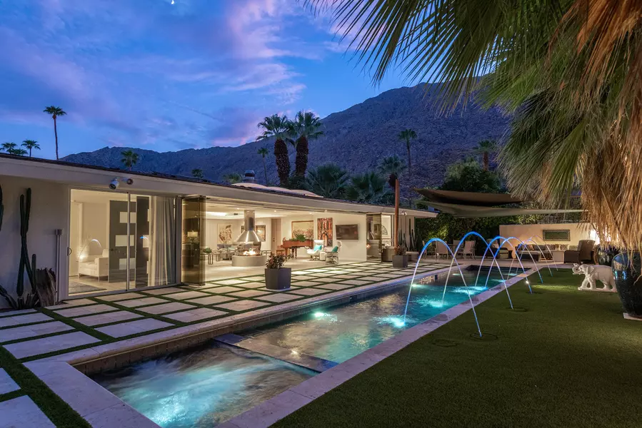 580 W Panga WAY, Palm Springs, CA 92262