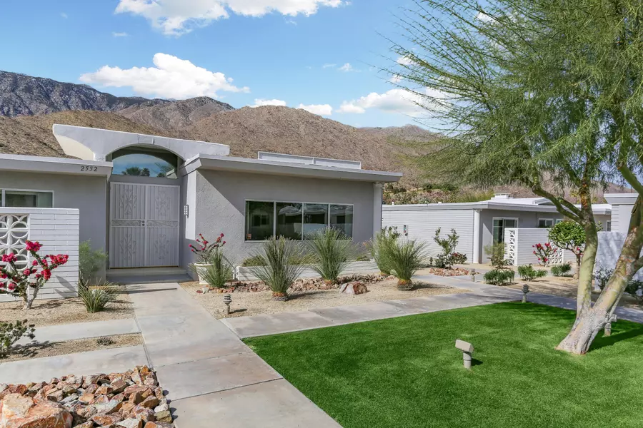 2552 S Sierra Madre, Palm Springs, CA 92264