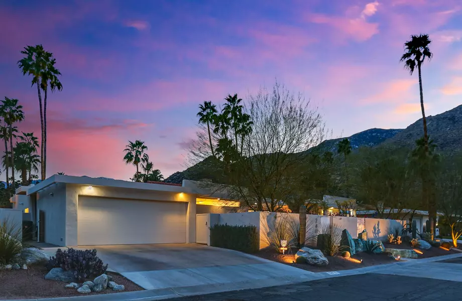 240 W Lilliana DR, Palm Springs, CA 92264